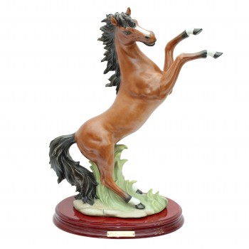 Скульптура Лошадь на дыбах